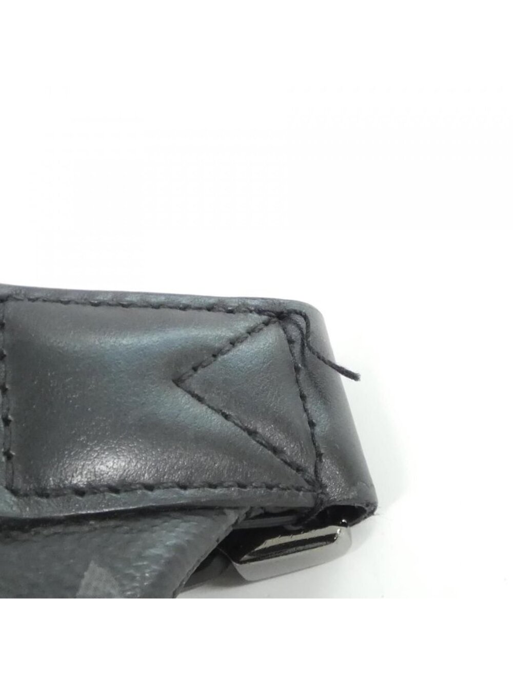 Louis Vuitton Monogram Eclipse Discovery Bum - Picture 6 of 10